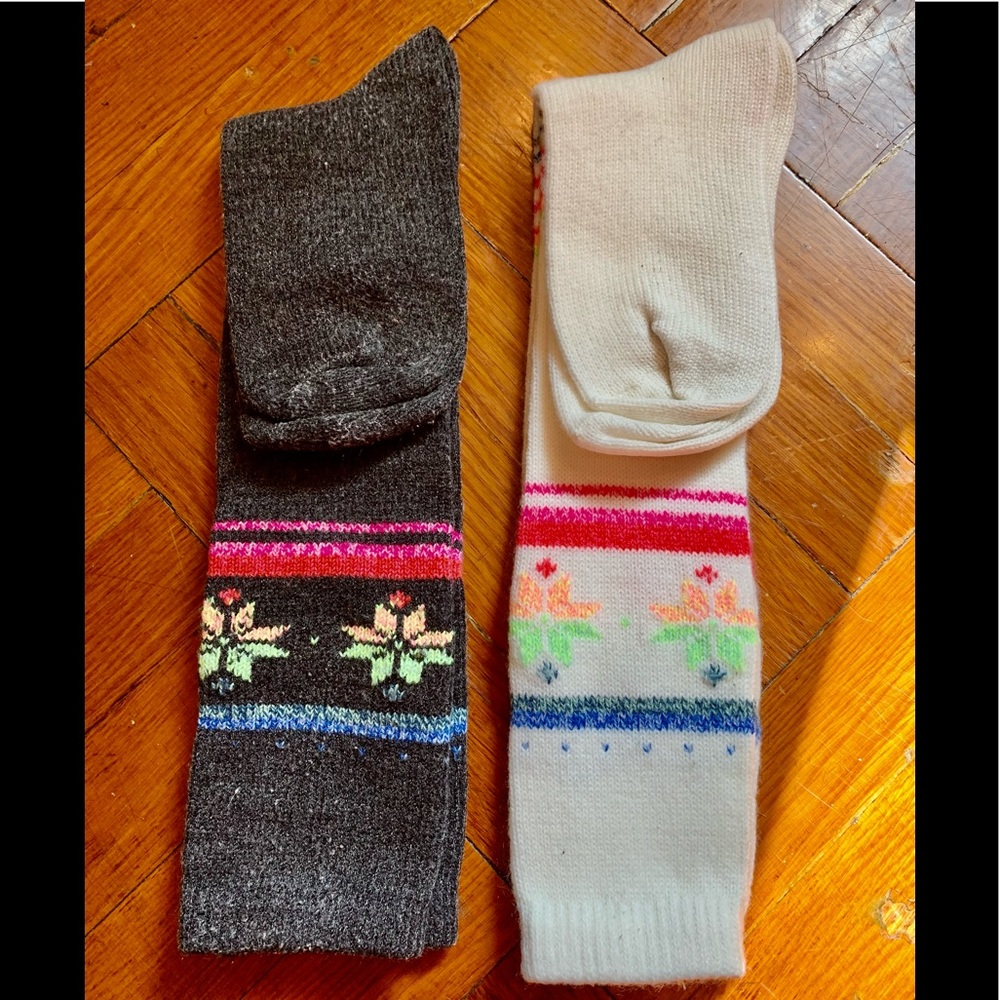 AE 2 Set Socks - Picture 2 of 2